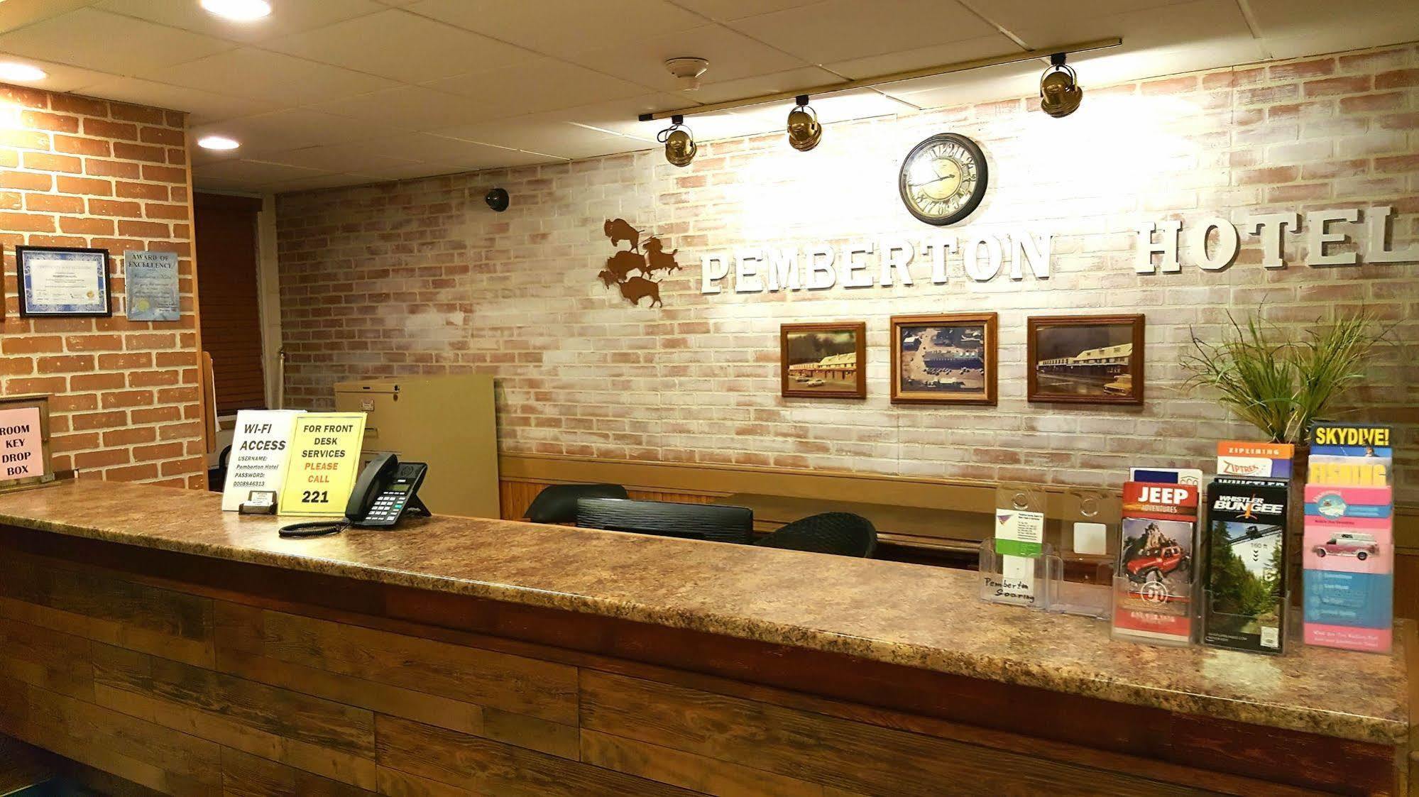 Pemberton Hotel Exterior foto
